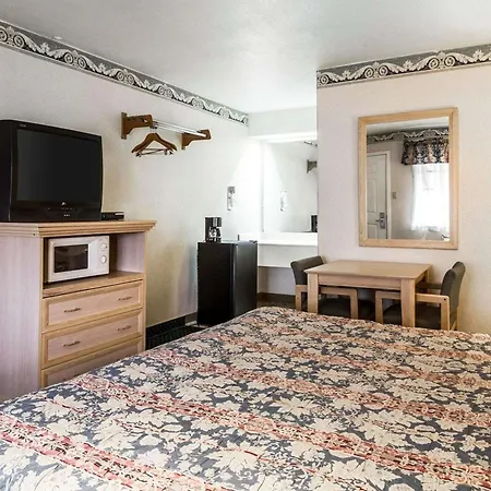 Rodeway Inn Monterey Near Fairgrounds-3